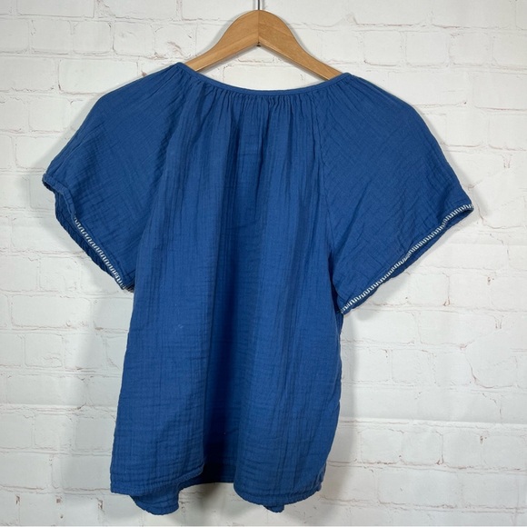 Old Navy Embroidered Flutter Sleeve Swing Blouse Womens XS Blue Cotton Western - Picture 10 of 10